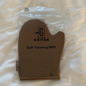 Self tanning mitt